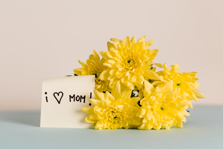 flowers-congratulation-card-i-love-mom.jpg