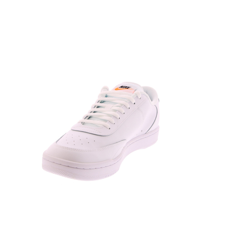 Nike sneakers wit 3