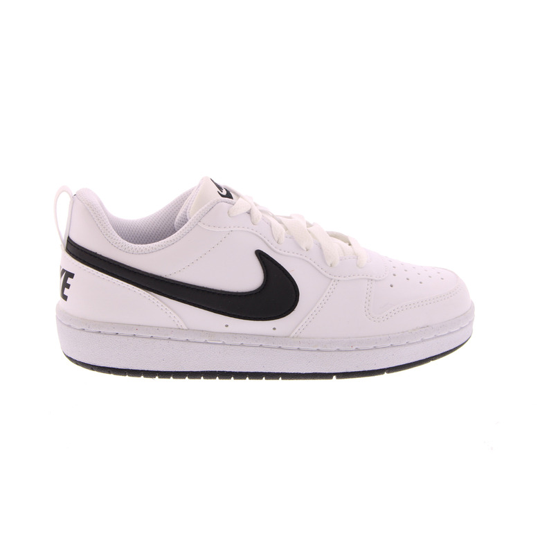 Nike sneakers white