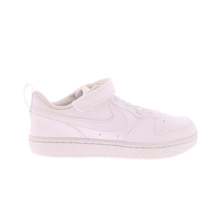 Nike sneakers wit