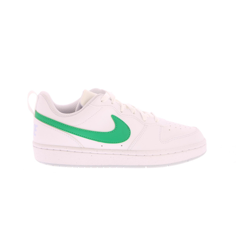 Nike sneakers white