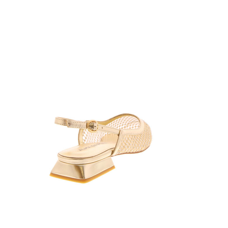 Alma En Pena pumps or 4