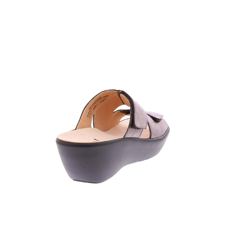 Think! thong slippers bronze 4