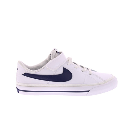Nike sneakers wit