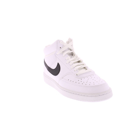 Nike sneakers wit