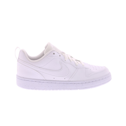 Nike sneakers wit