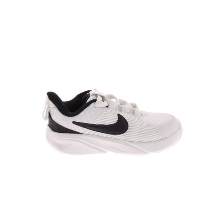 Nike sneakers wit