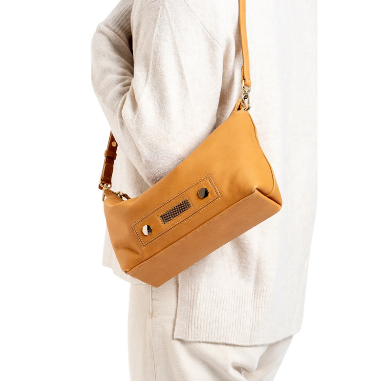 Clio Goldbrenner sac porté épaule camel 4