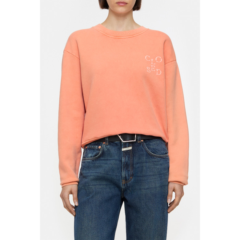 Closed sweater orange 2