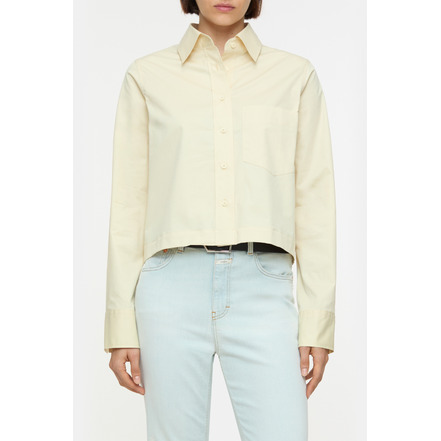 Closed blouse wit