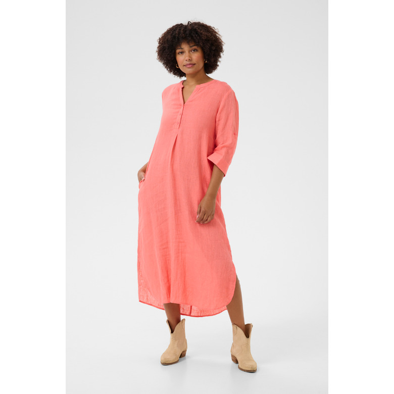 Cream robe rose 2