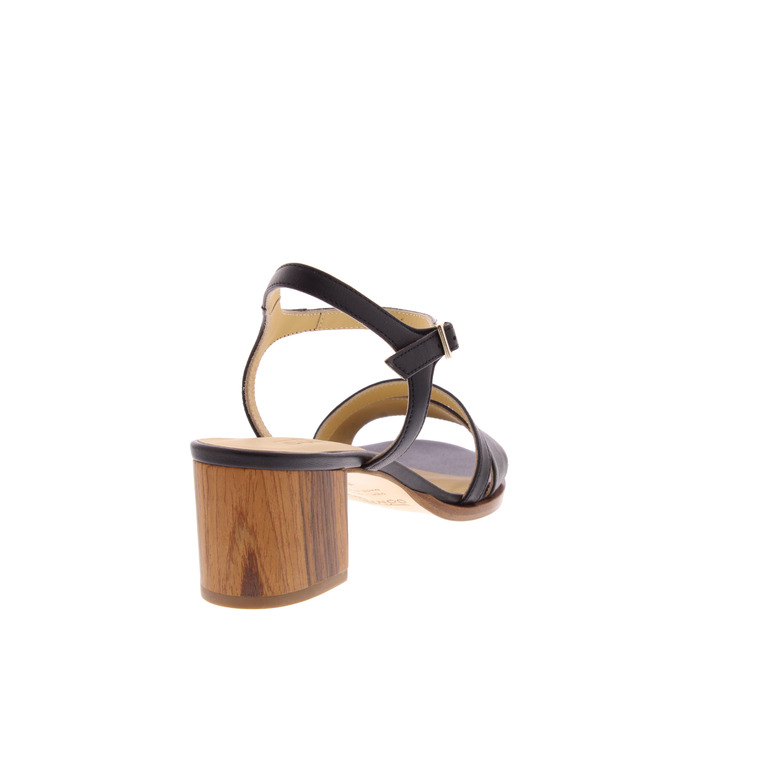 Atelier Content sandals black 4