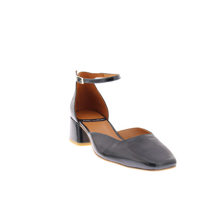 Angel Alarcon pumps green