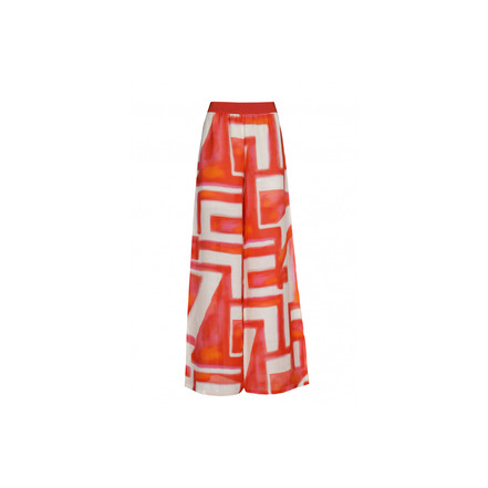 Caroline Biss hose rot