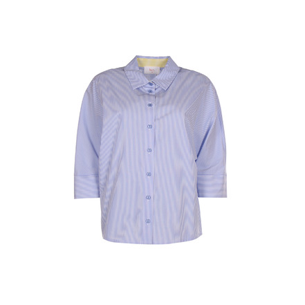 Her blouse blauw
