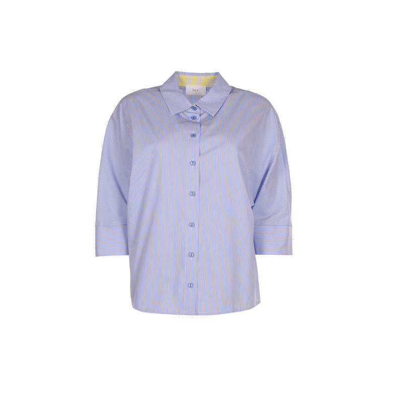 Her blouse blauw