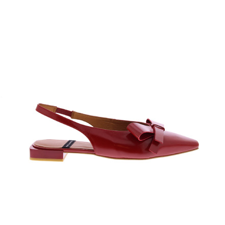 Angel Alarcon pumps red