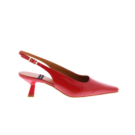 Angel Alarcon pumps red