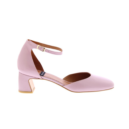 Angel Alarcon pumps pink