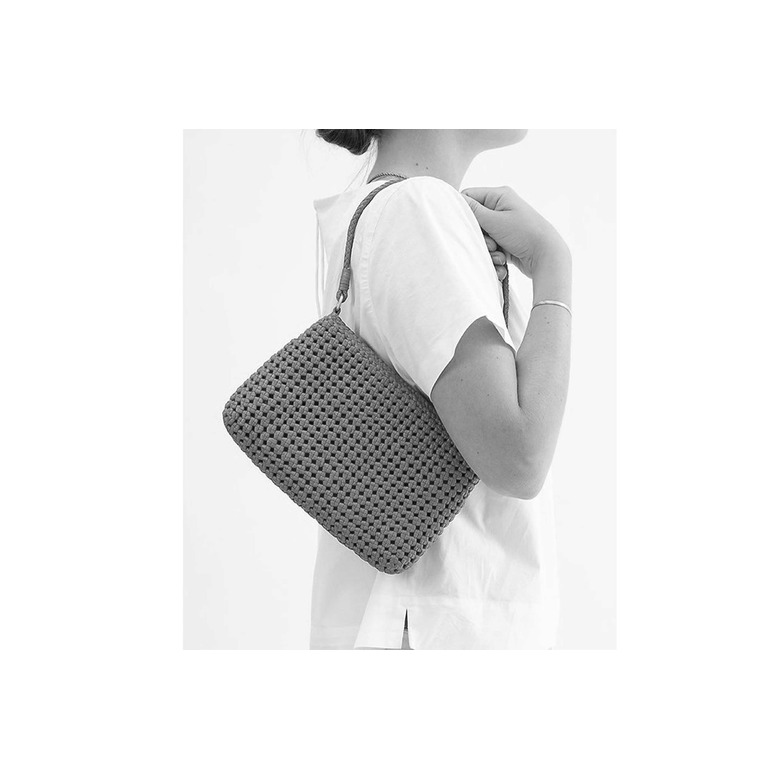 Allan K crossbody black 2