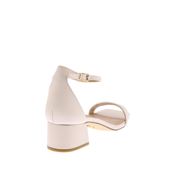 Steve Madden sandals ecru 4