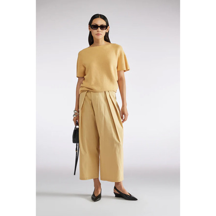 Liviana Conti trui camel