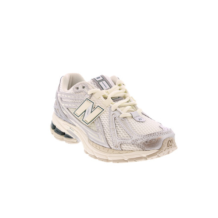 New Balance sneakers silver