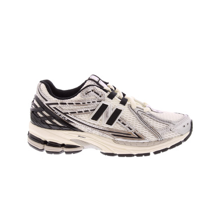 New Balance sneakers silver