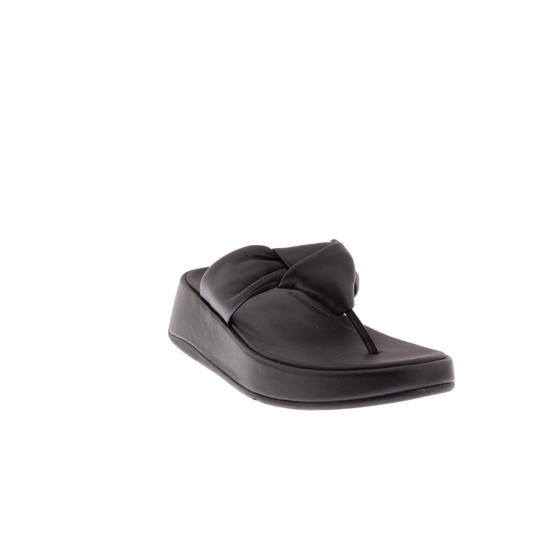 Fitflop thong slippers black 2