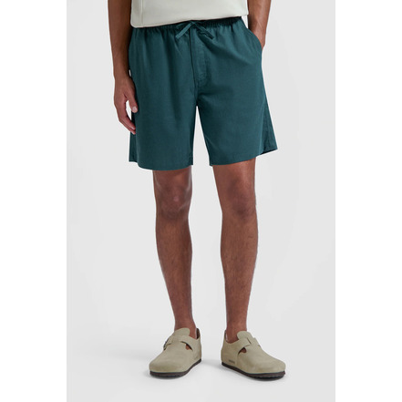 Olaf Hussein short vert