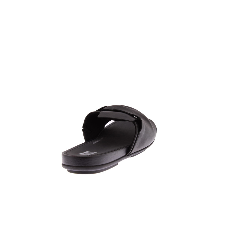 Fitflop thong slippers black 4