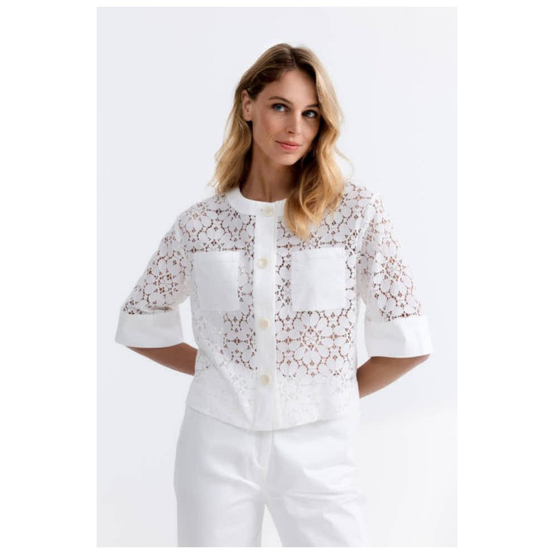 Her blouse ecru 2