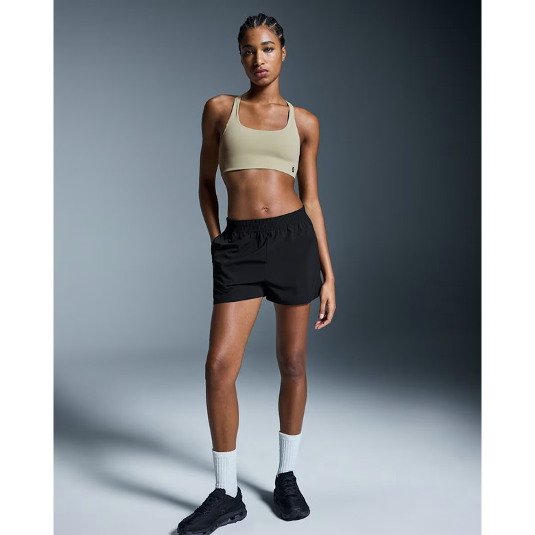 On Running short zwart 2