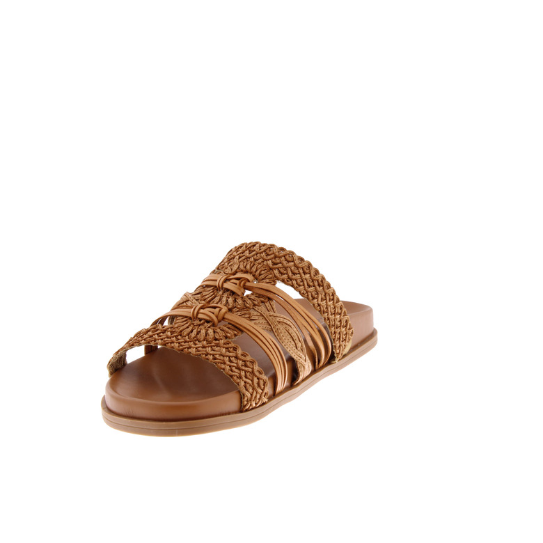 Valentina thong slippers camel 3