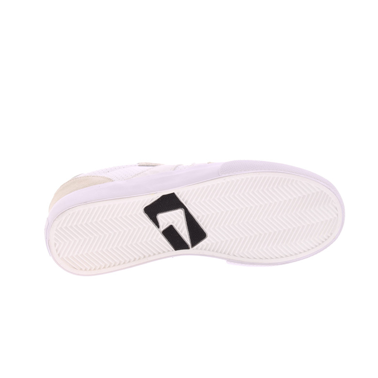 Globe sneakers white 5
