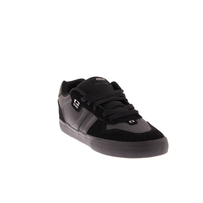 Globe sneakers black 2