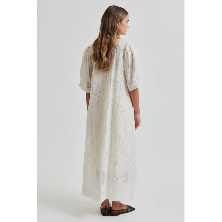 Second Female robe ecru 4