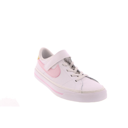 Nike sneakers wit