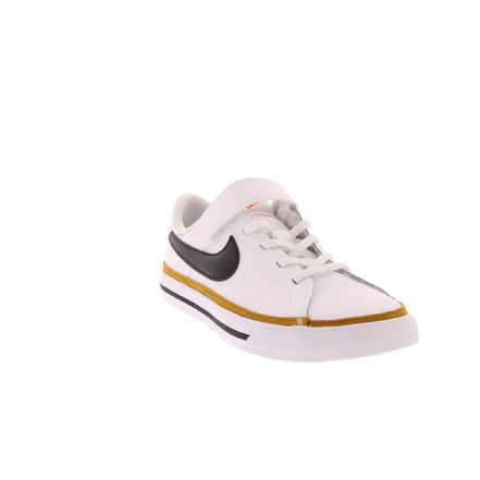 Nike sneakers white