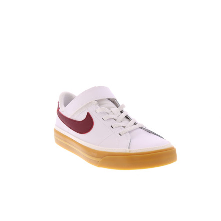 Nike sneakers wit
