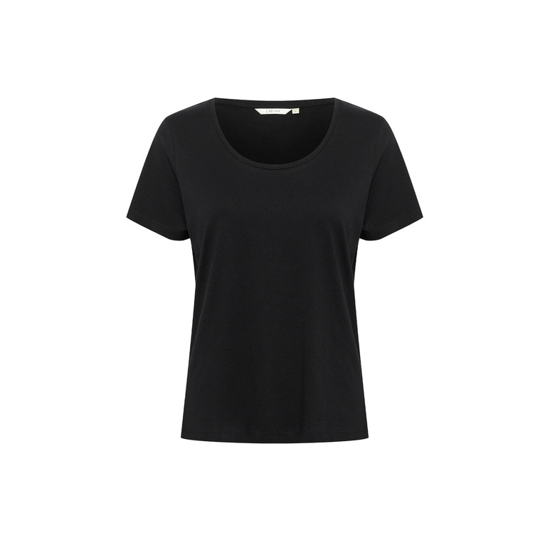Cream t-shirts black