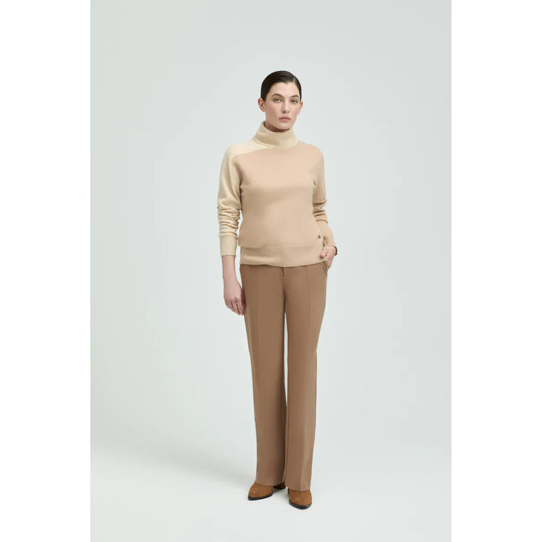 Xandres hose camel 2