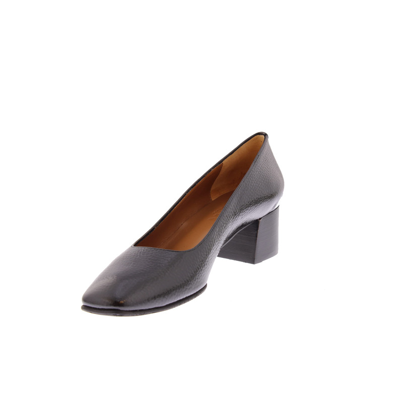 Voltan pumps black 3