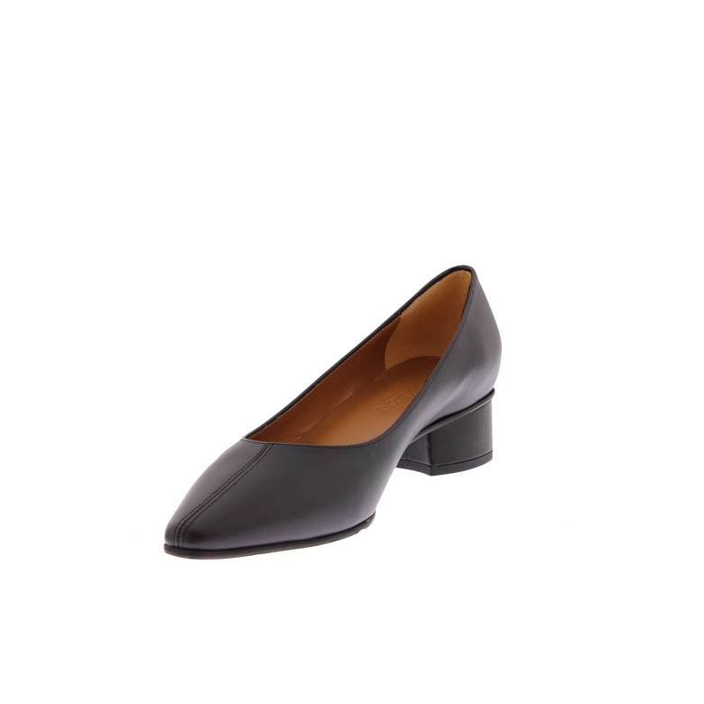 Voltan pumps black 3