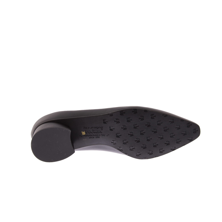 Voltan pumps black 5