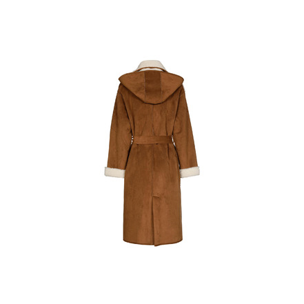Caroline Biss mantel cognac