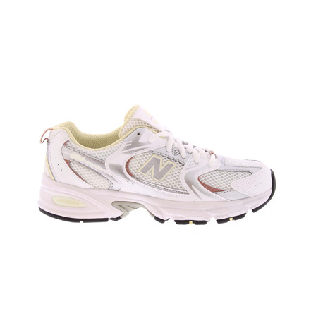 New Balance sneakers wit