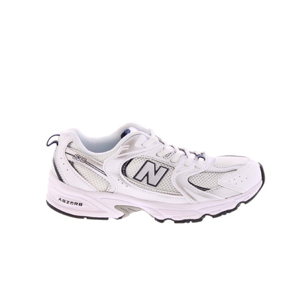 New Balance sneakers wit