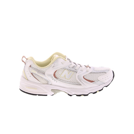 New Balance sneakers wit