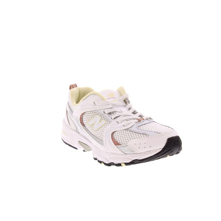 New Balance sneakers wit